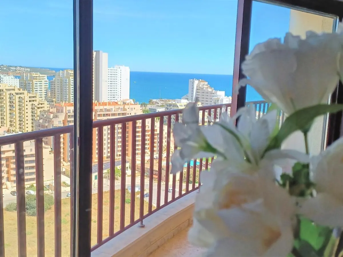 Sunny Dreams Apartment - Praia Mar 波尔蒂芒 0*,  葡萄牙